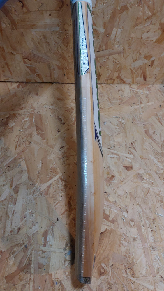 GM Maxi 707 side view left cricket bat