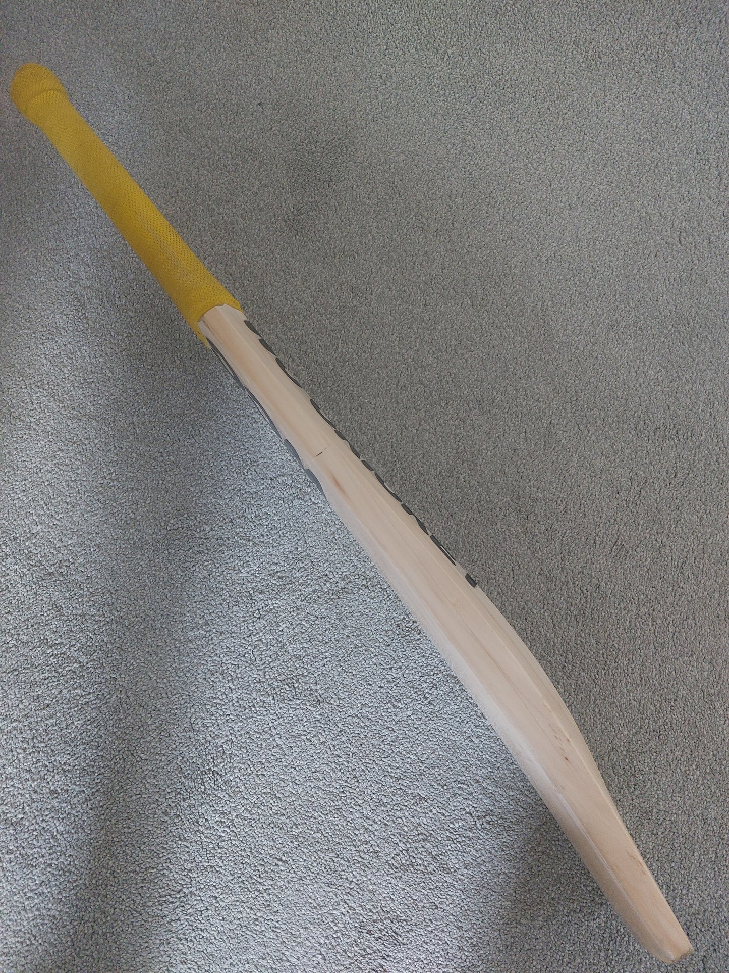 Used GM Kyros Cricket Bat - Size 6